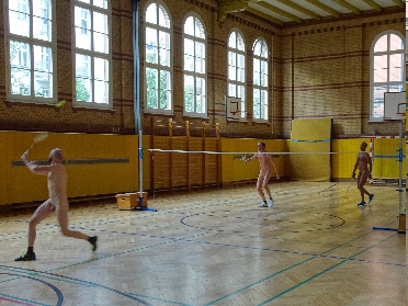 Schule der sport nackt in Nach dem