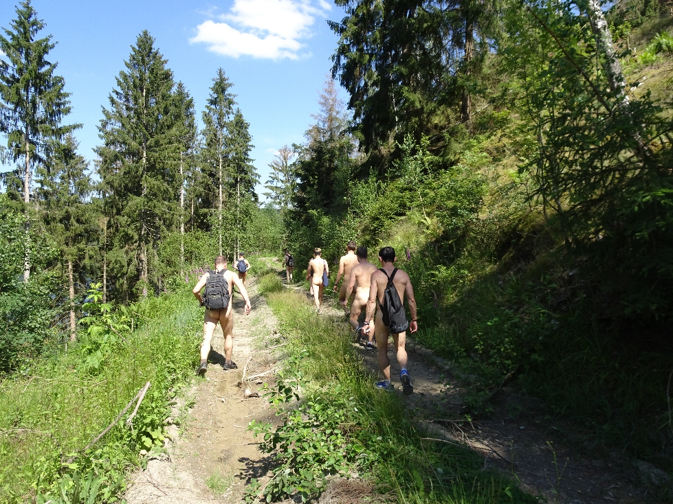 Harz im nackt wandern Hüllenlos aktiv: